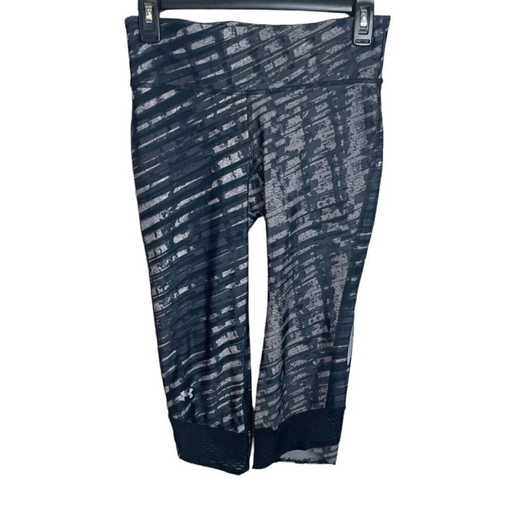 Under Armour UA Capri Crop All Season Gear Fitted Yoga Womens Size Small Black